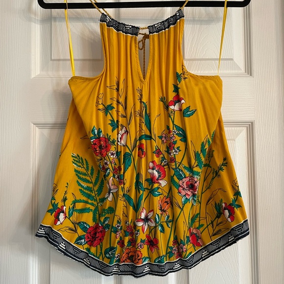 Tye shoulders, and back spring top - Picture 5 of 5